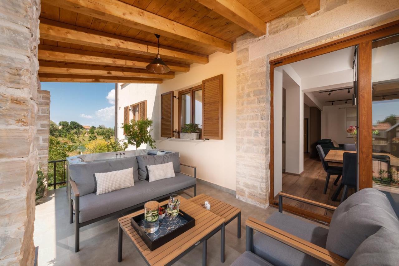 Holiday Home Maslina Пореч Екстериор снимка