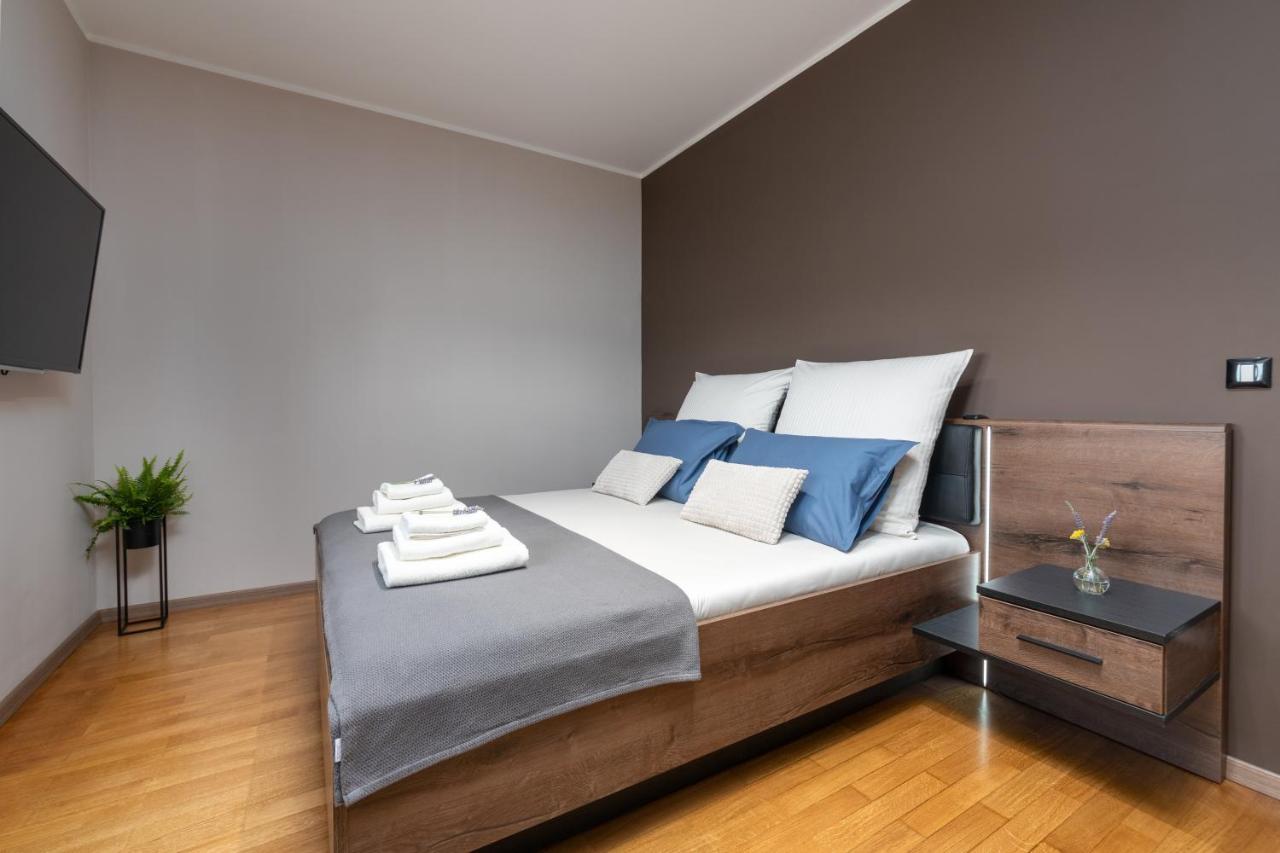 Holiday Home Maslina Пореч Екстериор снимка