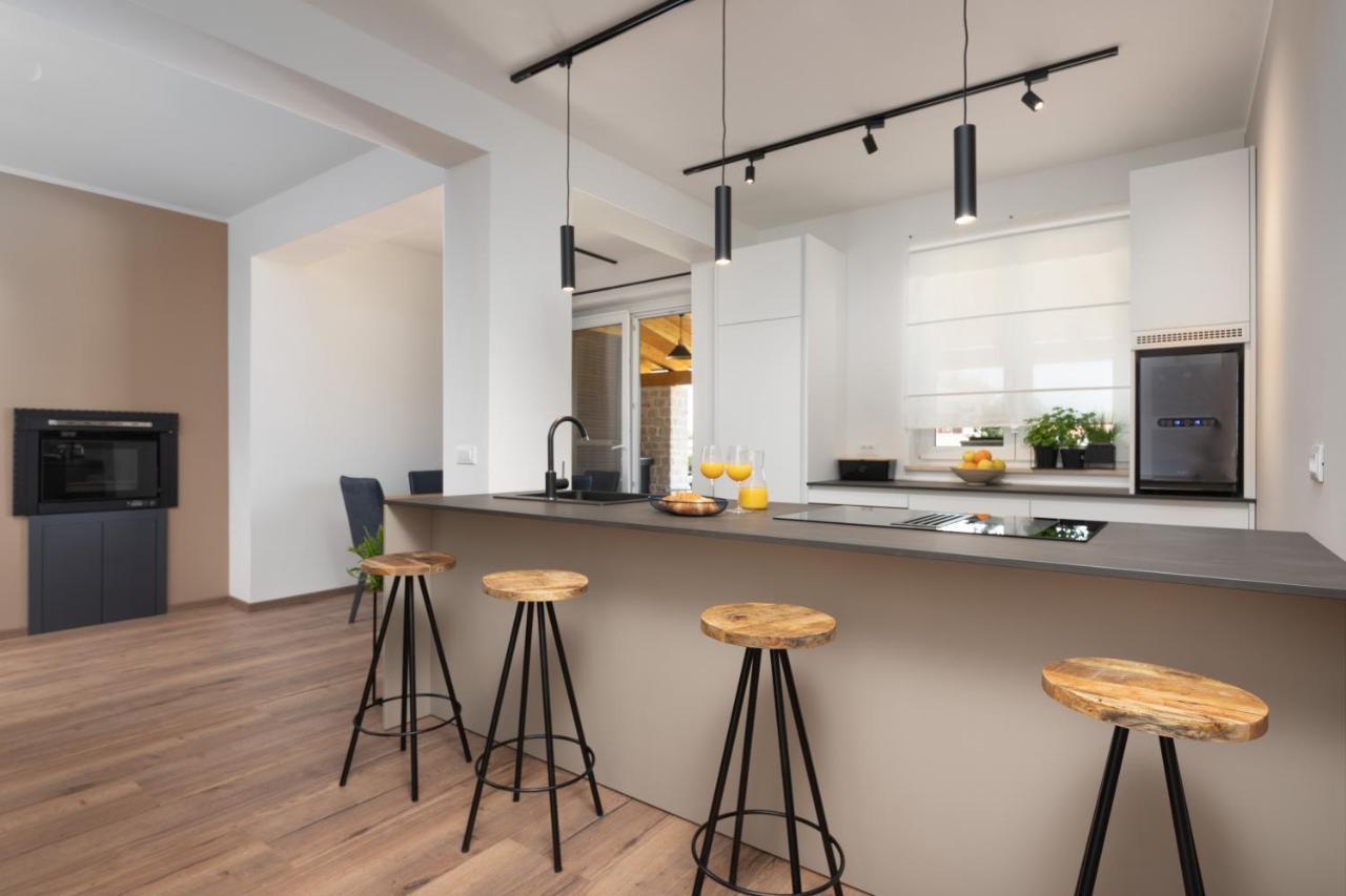 Holiday Home Maslina Пореч Екстериор снимка